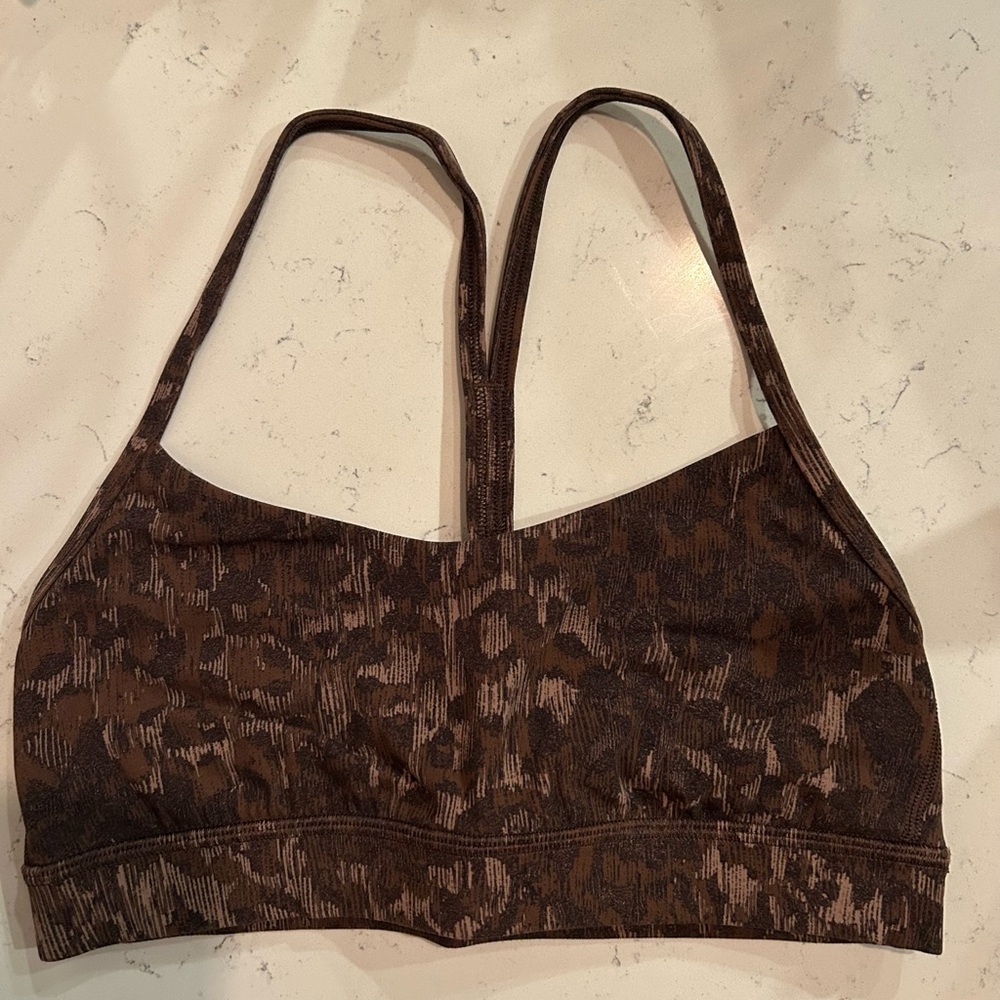 Lululemon Flow Y Sports Bra Size 6